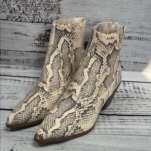 Forever 21 Faux Snakeskin Heeled Booties